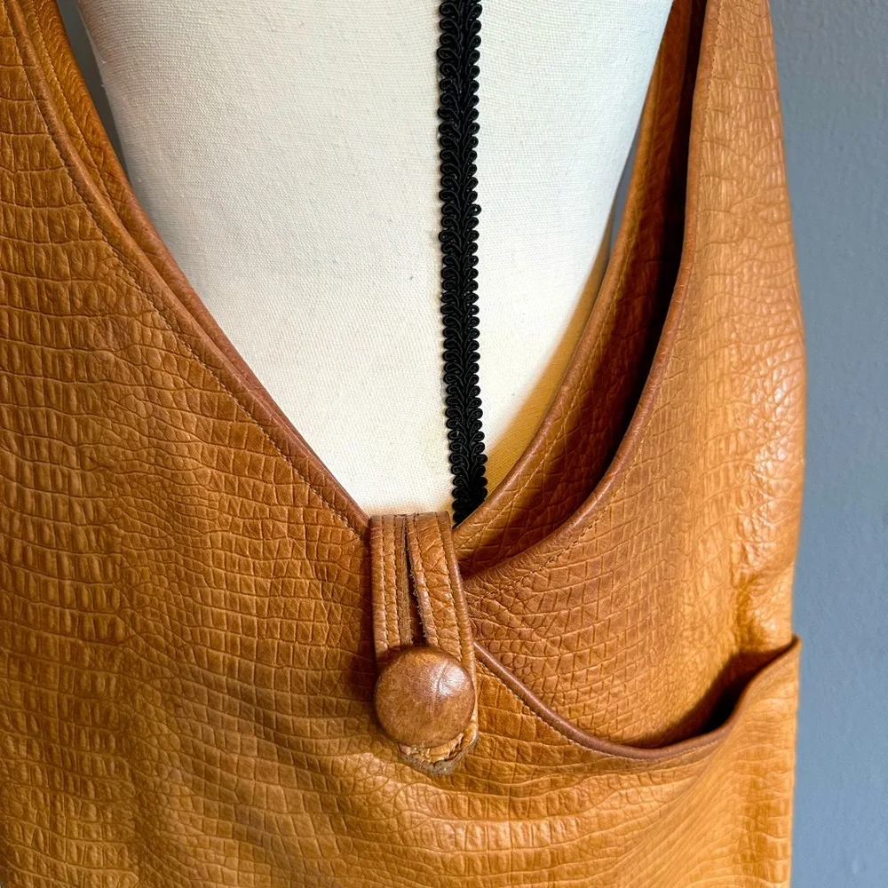 THOMAS LEATHER CAMEL COLOR CROSSBODY BAG. - Picture 2 of 10